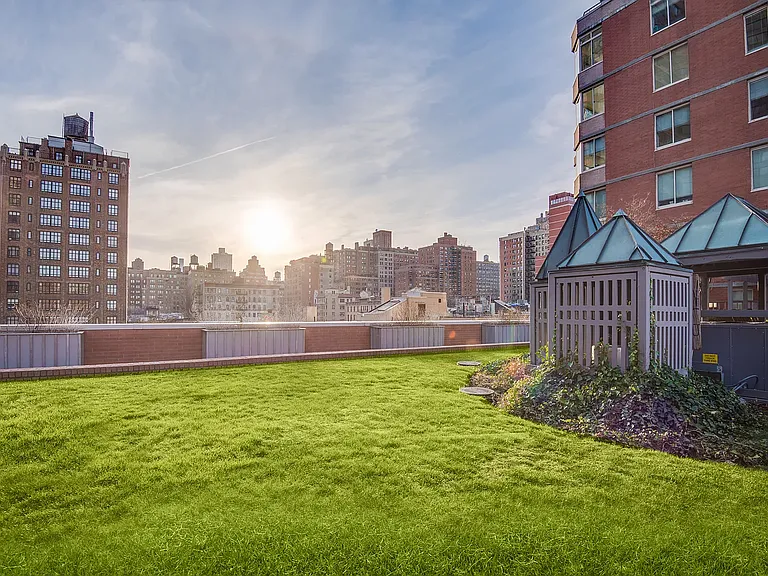 1501 Lexington Ave #8G — Photo 10