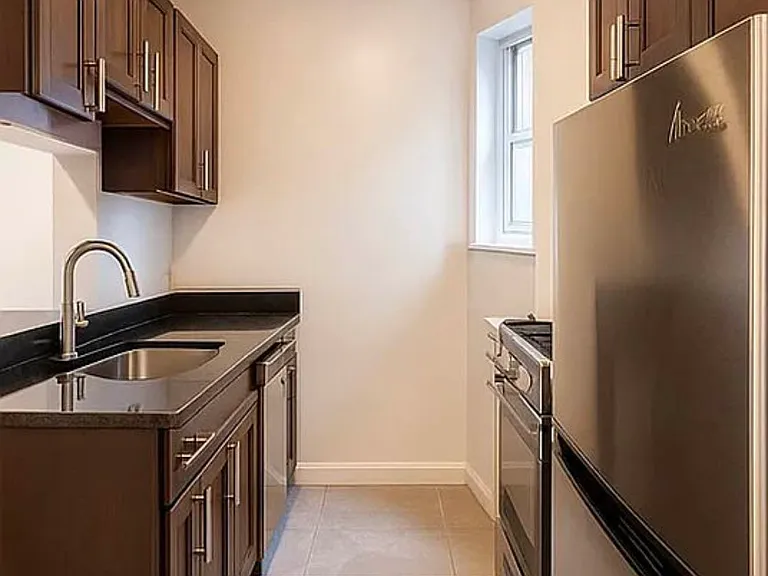525 E 81st St #2G — Photo 4