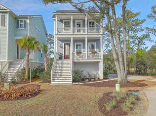 860 Forrest Dr, Charleston, SC 29492