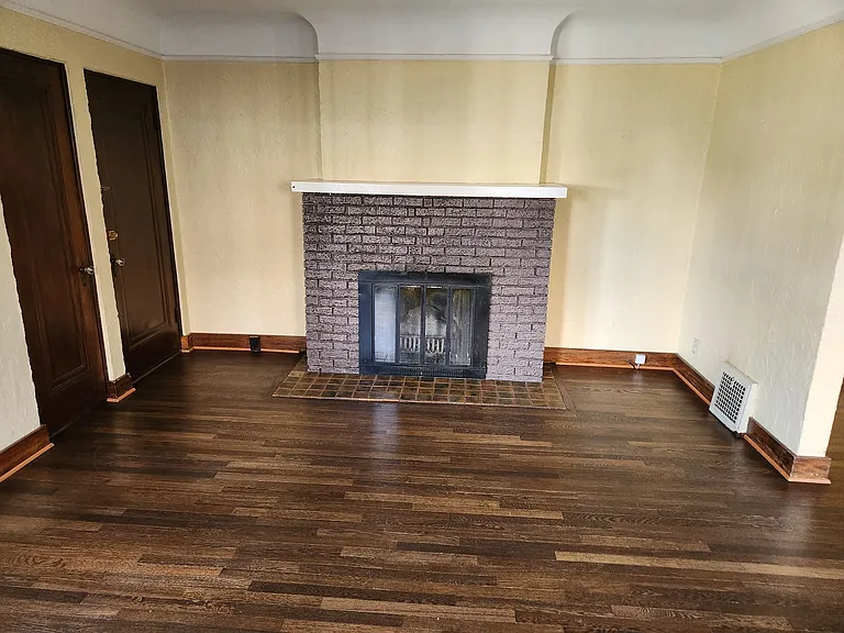 2303 Mountain Ave — Photo 2