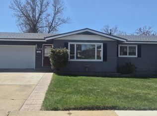 624 10th St E, Dickinson, ND 58601