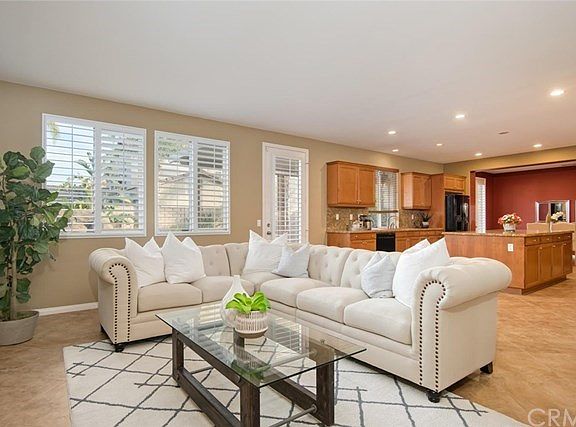 3rd image of 2093 Peony St