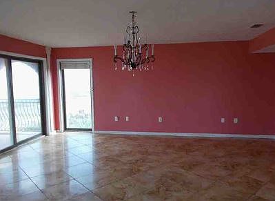 5th image of 2200 S Ocnshr Blvd
