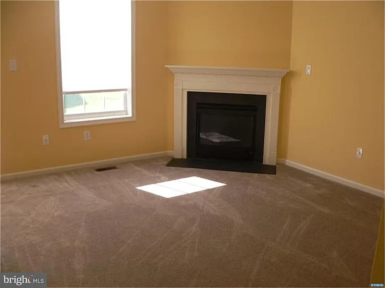 523 Red Bud Ct — Photo 1