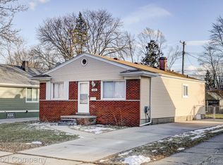 550 Roth Blvd, Clawson, MI 48017