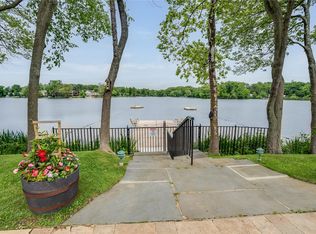 10 Waterside Clos, Eastchester, NY 10709