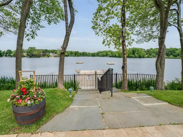10 Waterside Close, Eastchester, NY 10709