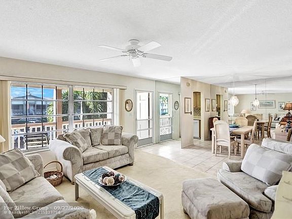 2nd image of 934 SE 9th Ave APT 14