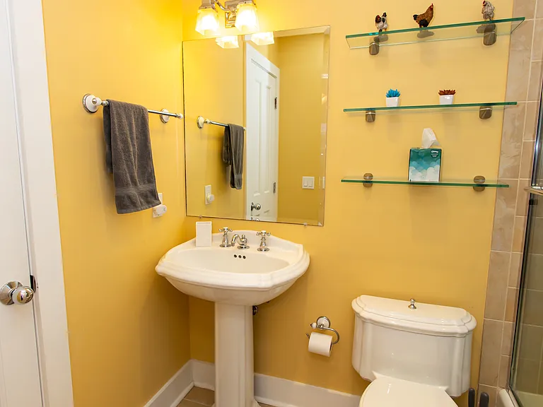 814 Ashe St — Photo 41