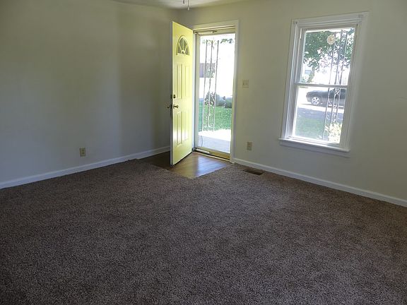 2nd image of 1420 Benton Ave
