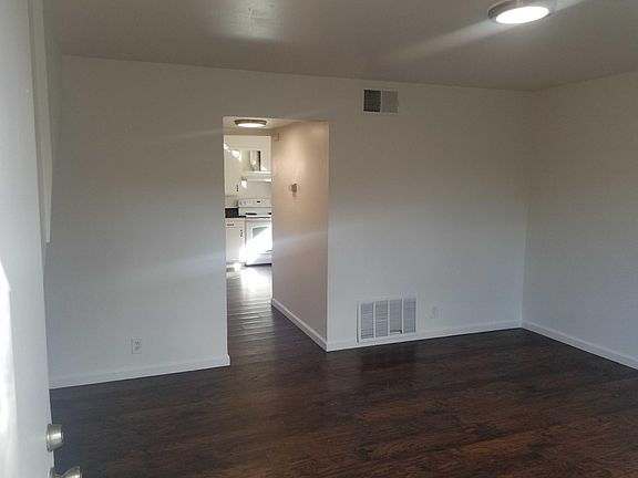 4th image of 623 W 16th St #B
