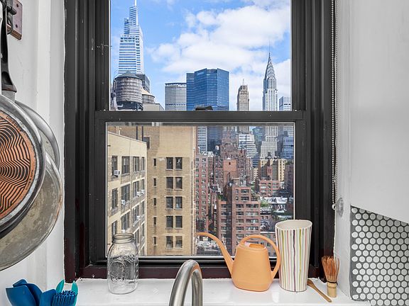 5th image of 7 Park Ave APT 175