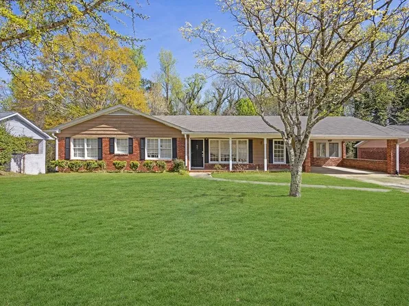 2609 Colonial Dr, College Park, GA 30337