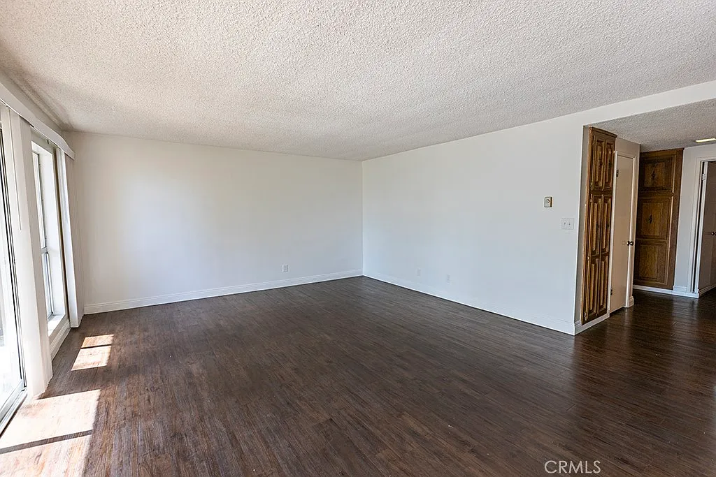 2 bed, 1100 sqft, $2,800 — Photo 4