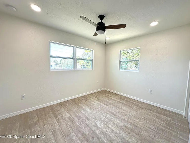 4440 Stuart Ave — Photo 12
