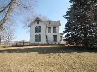 8378 Freeport Rd, Durand, IL 61024