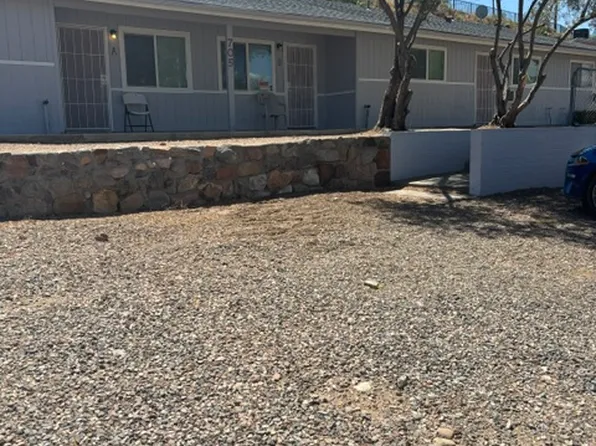 705 E Manzanita Dr #B, Globe, AZ 85501