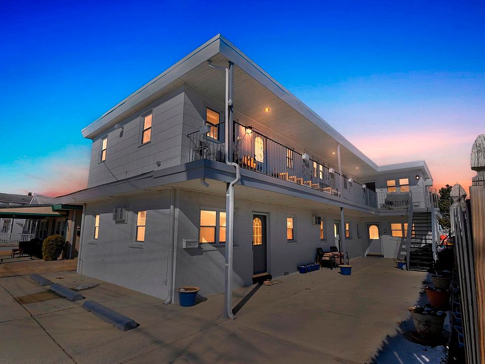 1st image of 213 E Miami Ave