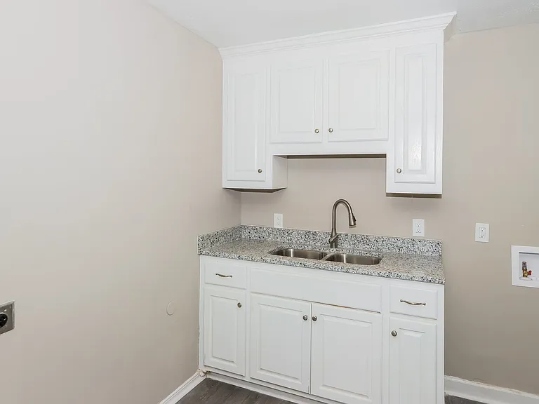 1825287_020_kitchen_13187323.jpg