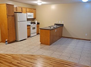 24048 Wedgewood Cir, Warren, MI 48091