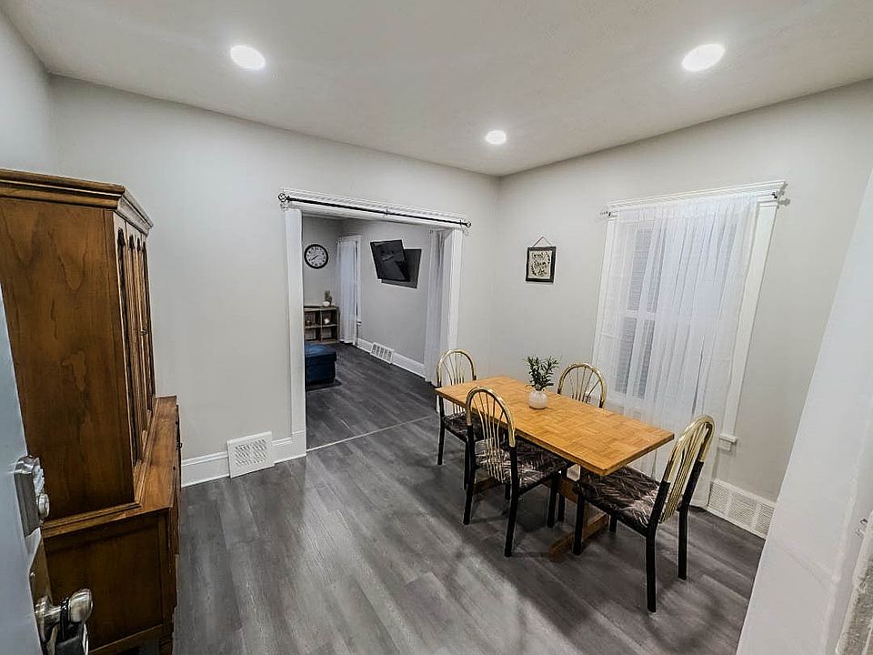 1st image of 10415 Bernard Ave #10415