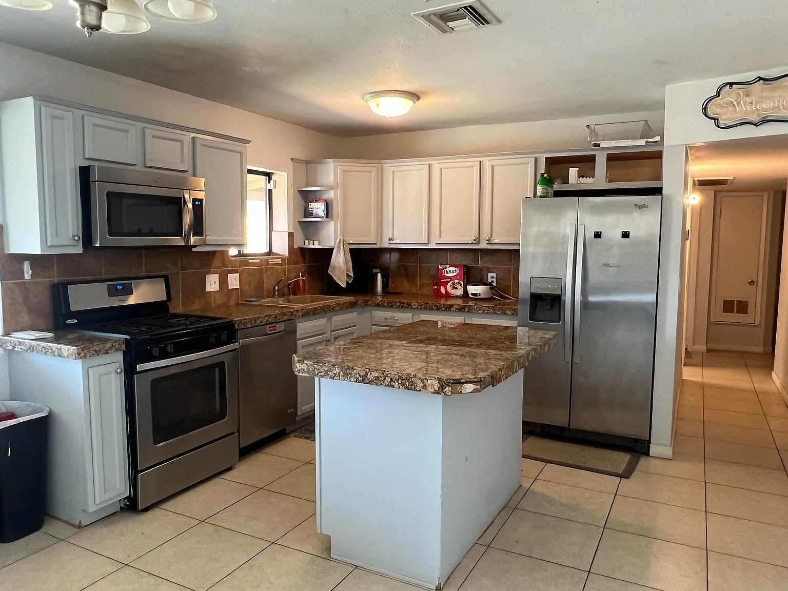 4 bed, 2.0 bath, 1800 sqft, $1,364 — Photo 4