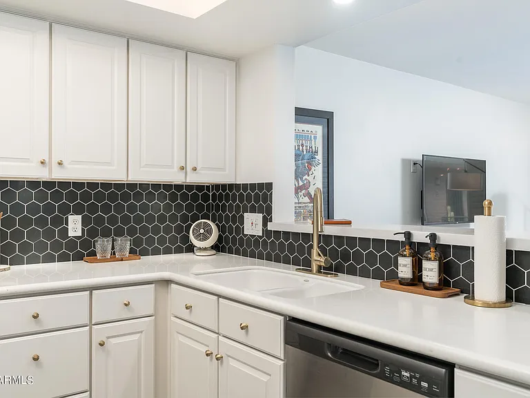 7401 E Northland Dr #4 — Photo 21