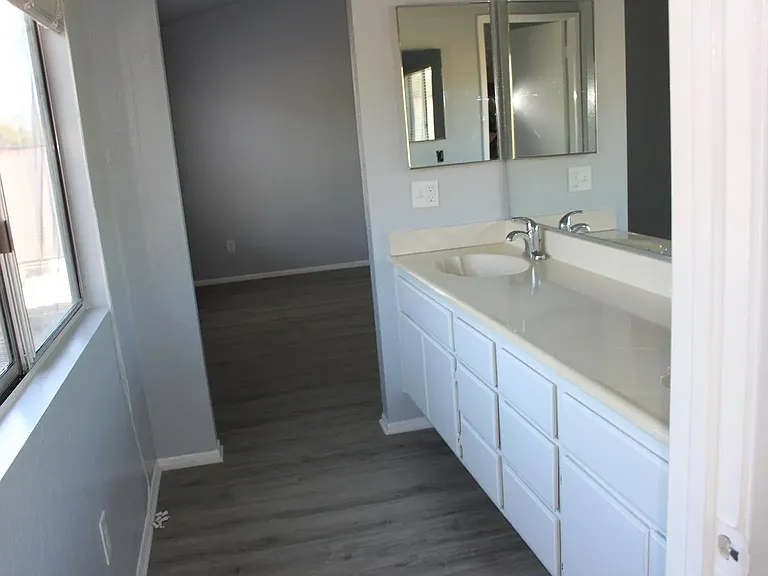 11634 Garrick Ave — Photo 7