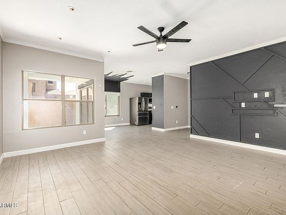 2nd image of 1105 E PARKVIEW Court