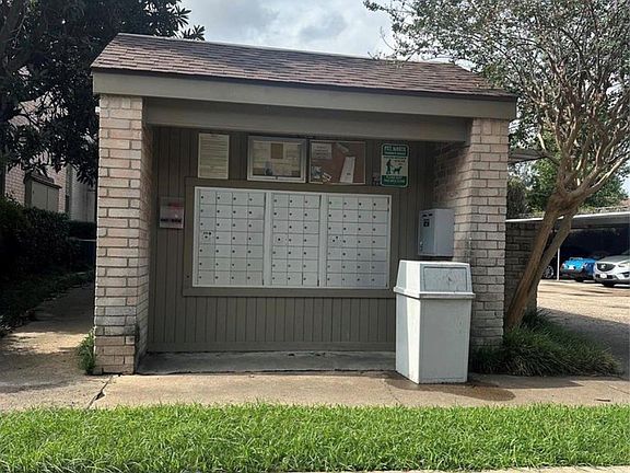 4th image of 10047 Westpark Dr APT 77