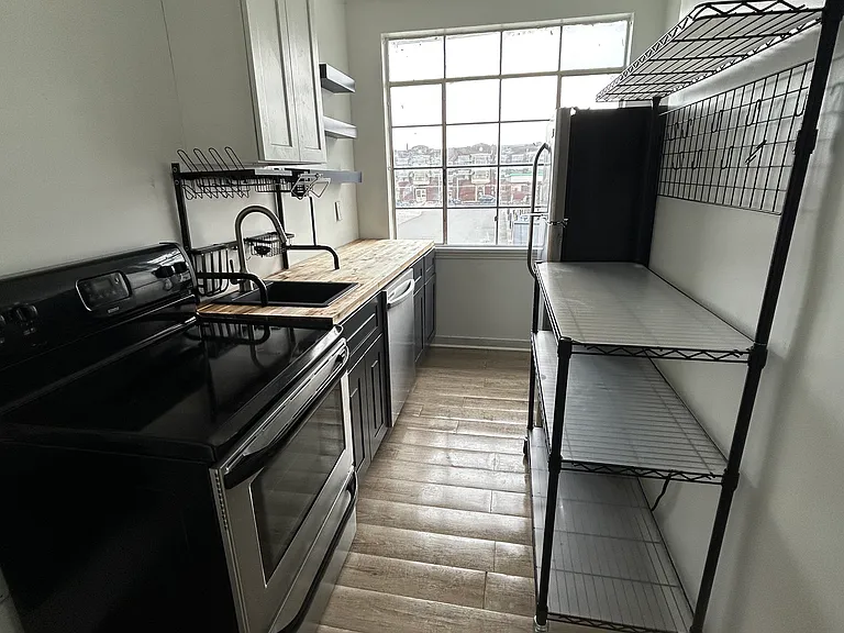 131 Carlisle St #R4 — Photo 3