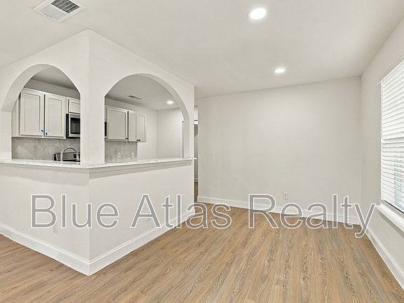 5th image of 116 Maple St APT B