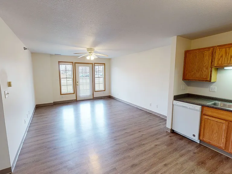 1327 Walton Dr — Photo 1