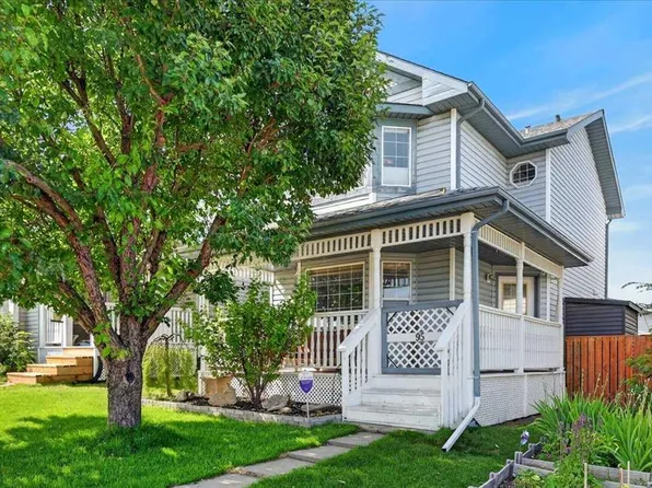 95 SE Hidden Point NW, Calgary, AB T3A 5P5