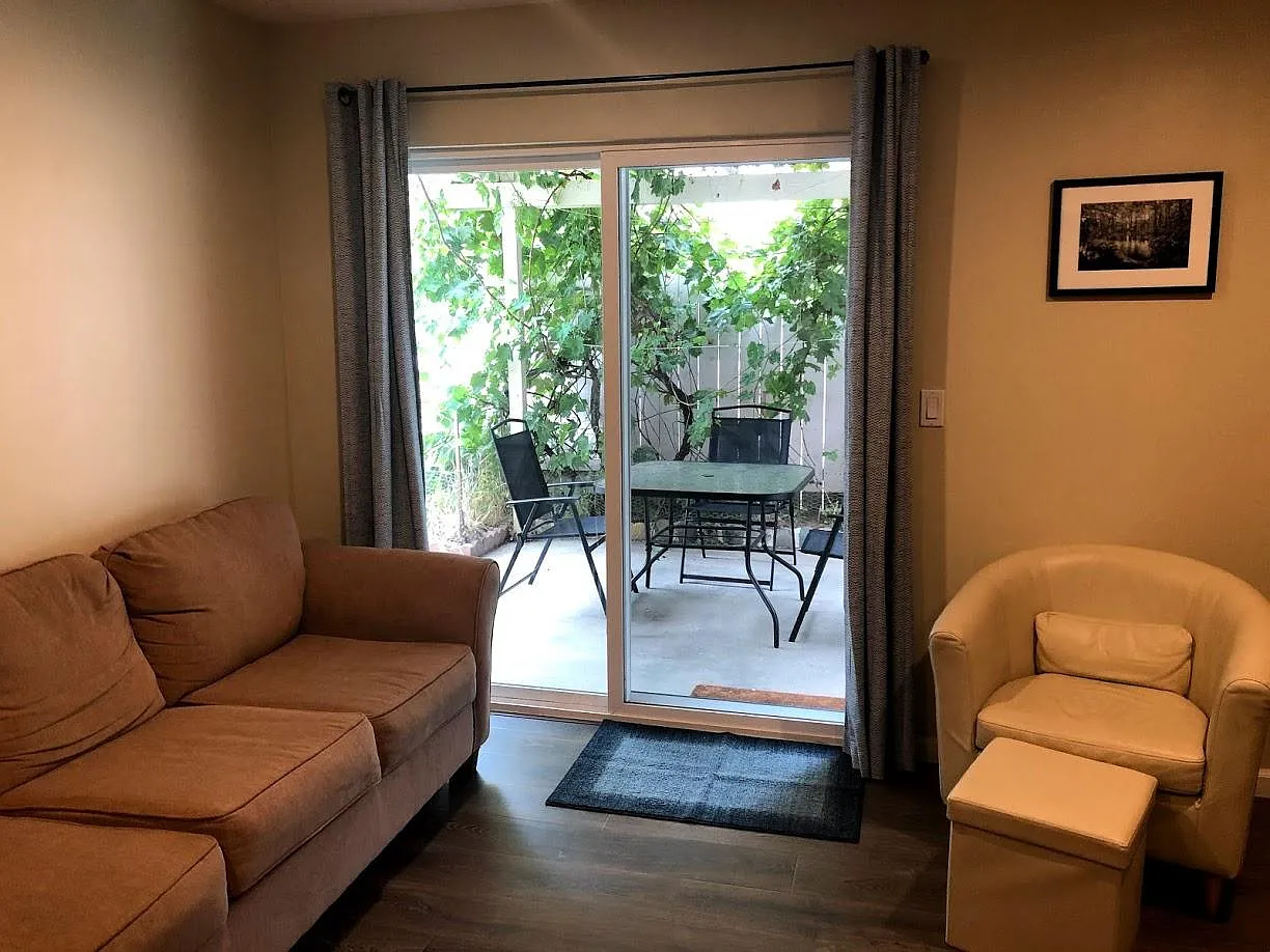 2 bed, 1100 sqft, $2,850 — Photo 3