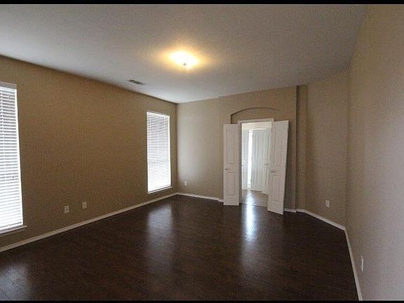 4th image of 1104 Mourning Dove Dr