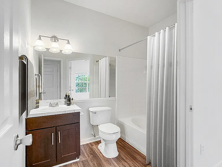 1x1 960 sqft A2R - Bathroom