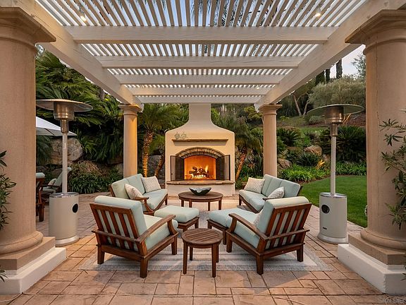 4th image of 6369 Clubhouse Dr