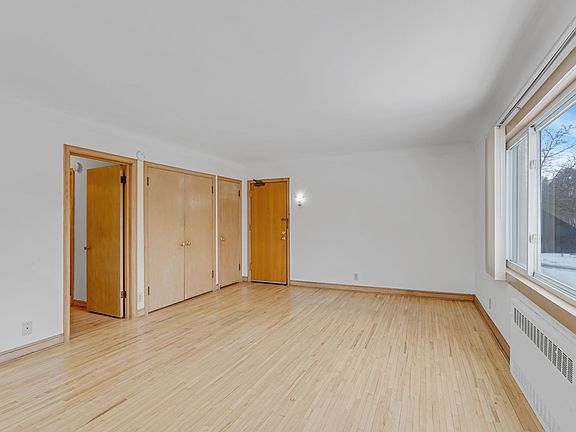 5th image of 362 6th Ave S #376-3