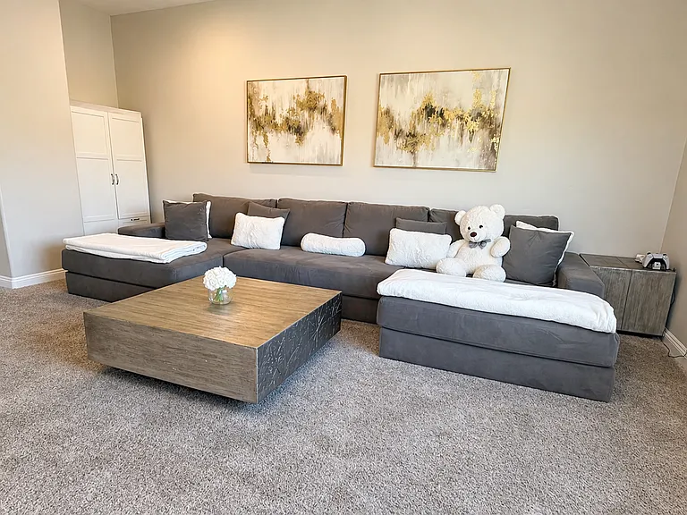 Secondary living/play room