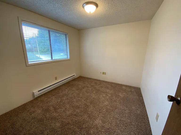 5913 Glenwood Ave #B — Photo 9