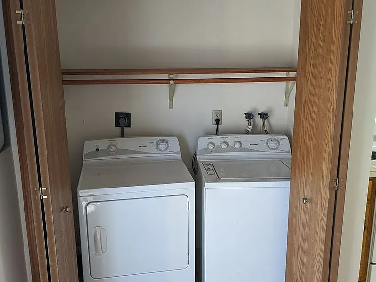 110 E Hummelstown Street — Photo 8