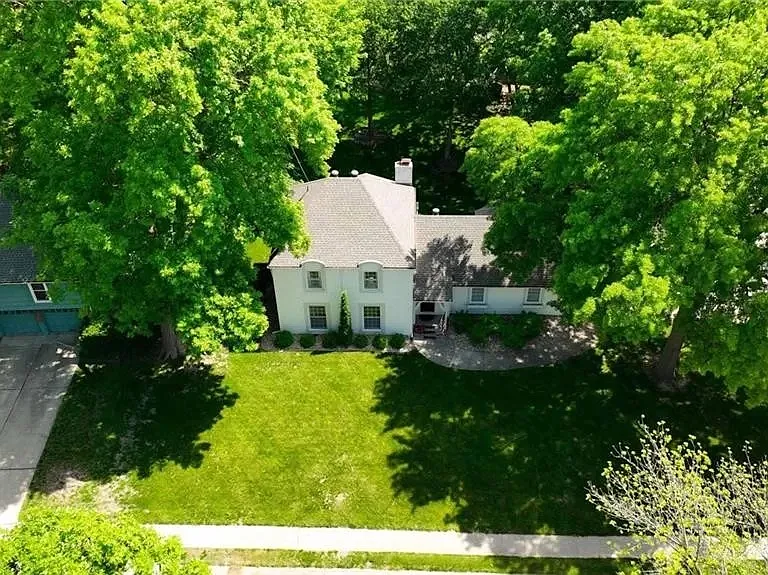 6817 N Bellefontaine Ave — Photo 3