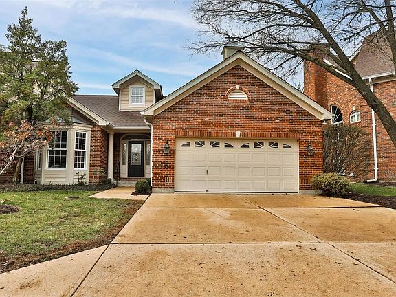 2nd image of 12312 Courtyard Lake Dr