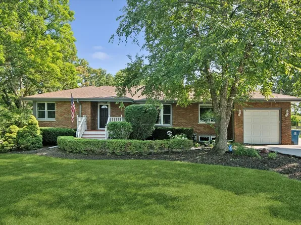 1219 121st St, Lemont, IL 60439