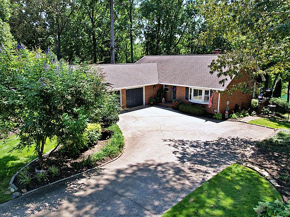 2nd image of 11001 Lake Ridge Ln