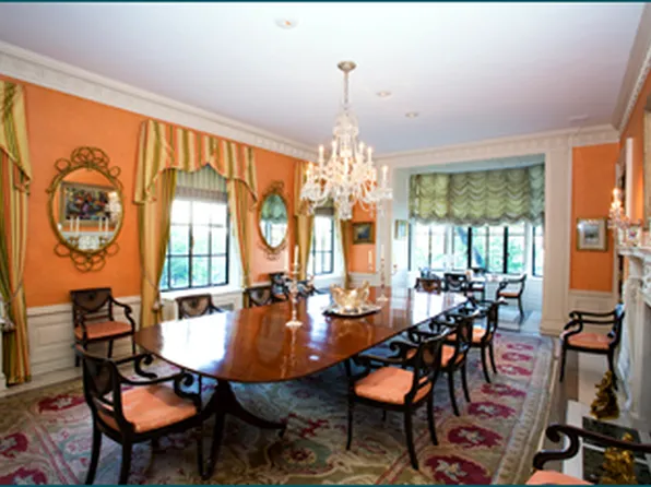 435 East 52nd Street image 1 of 5