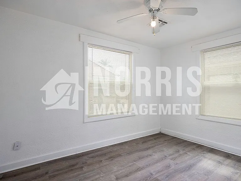 515 E 4th St — Photo 11