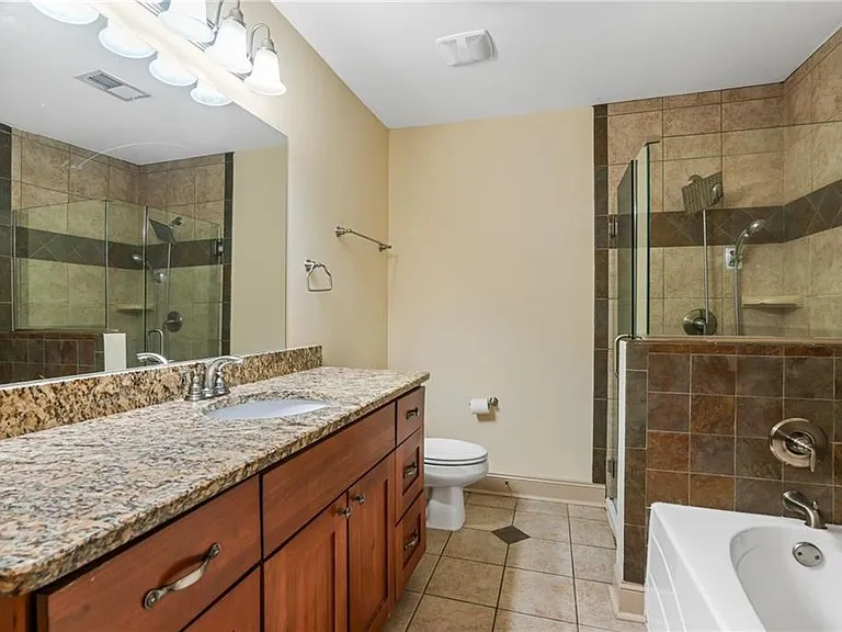 708 Madison Ln SE — Photo 20
