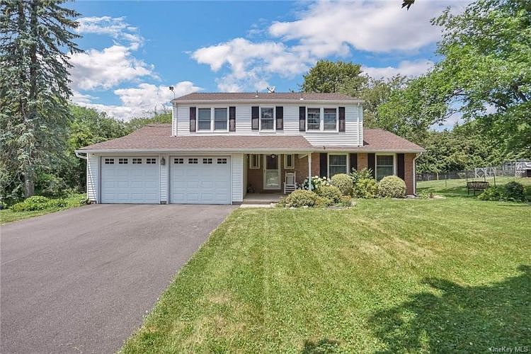 1st image of 3 Hickory Dr